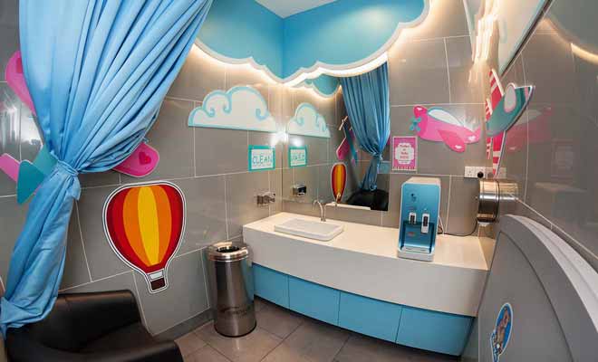 Les salles de change pour bébé sont en général assez propres, mais elles sont même très joliment décorées dans les aéroports asiatiques comme à Singapour.