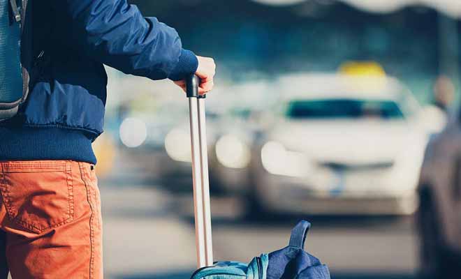 Le voyage n'est pas terminé quant on débarque de l'avion, car il faut encore récupérer ses bagages, franchir la douane et rejoindre son hôtel.