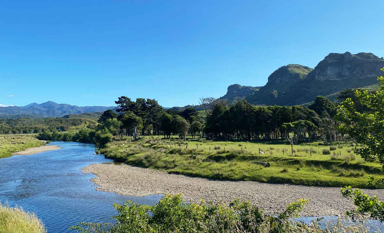 La route qui rejoint la rivière Anatori est l'une des plus belles de Nouvelle-Zélande.