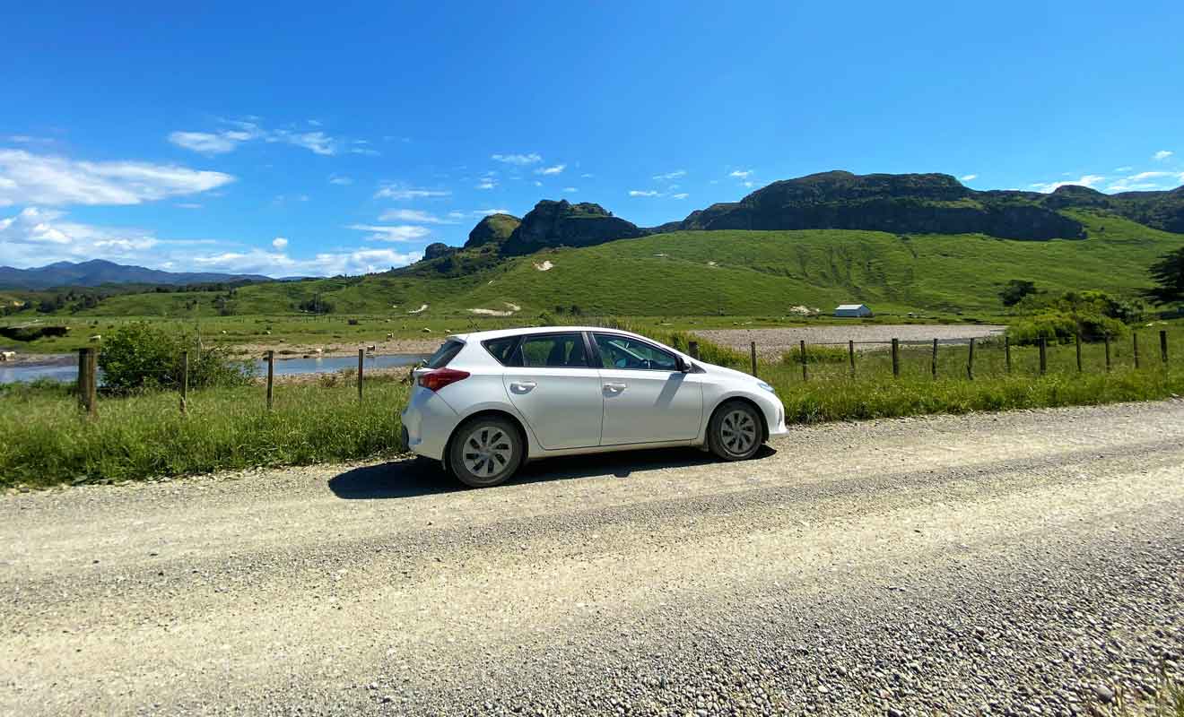 Gardez les yeux sur la route et garez-vous lorsque vous souhaitez prendre des photos.