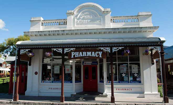 La pharmacie du village existe depuis la fondation de la ville en 1862.
