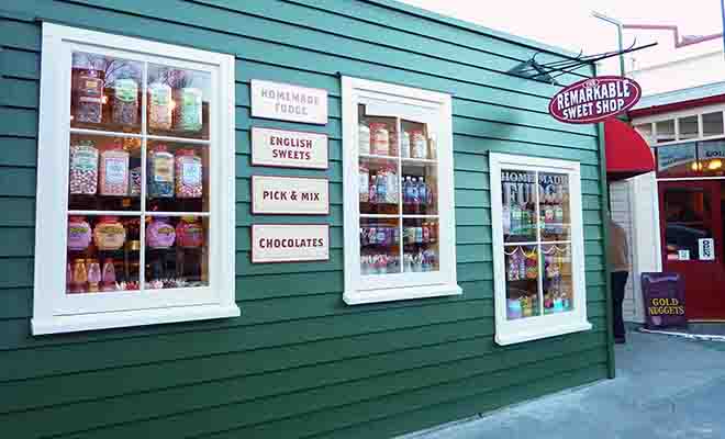 The Remarkables Sweet Shop est une boutique de bonbons installée à Queenstown et à Arrowtown.