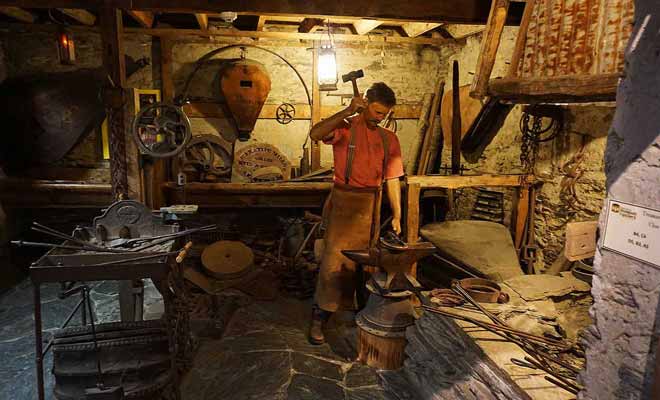 Plusieurs boutiques d'époque sont reconstituées dans le sous-sol du musée.