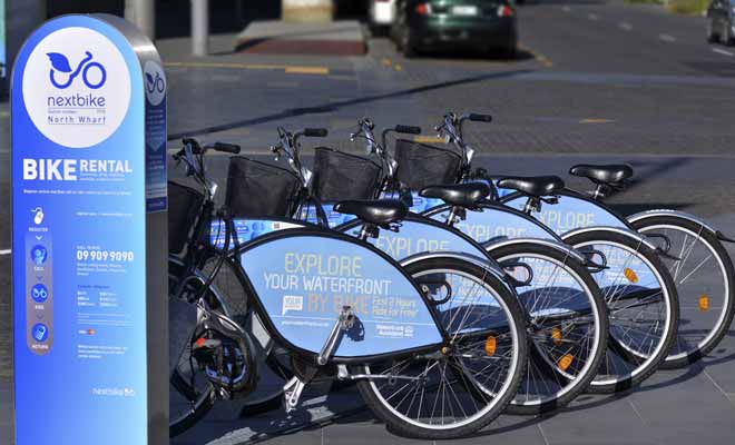 La métropole d'Auckland s'est dotée d'un service de location de vélo similaire au vélib parisien. Une belle initiative, mais le manque de stations et de vélo se fait cruellement sentir.
