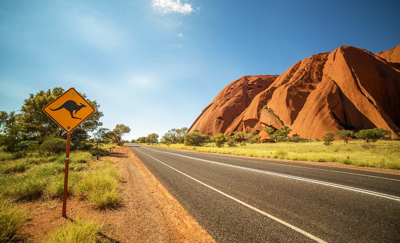 Certaines étapes incontournables quand on visite l'Australie impliquent de prendre l'avion à cause des distances.