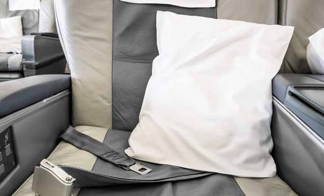 Chaque siège propose un coussin, mais vous pouvez en demander un deuxième au personnel de bord si cela peut améliorer votre confort.