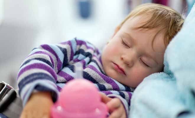 Le vol en avion étant particulièrement long, il vaut mieux que le voyage ne soit ni trop long ni trop court pour en profiter sans fatiguer bébé pour autant.