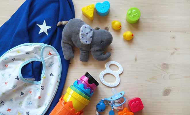 Les jouets mous ne font pas de bruit, ce qui risque de frustrer votre enfant, mais évitera aux autres passagers de vivre un enfer.