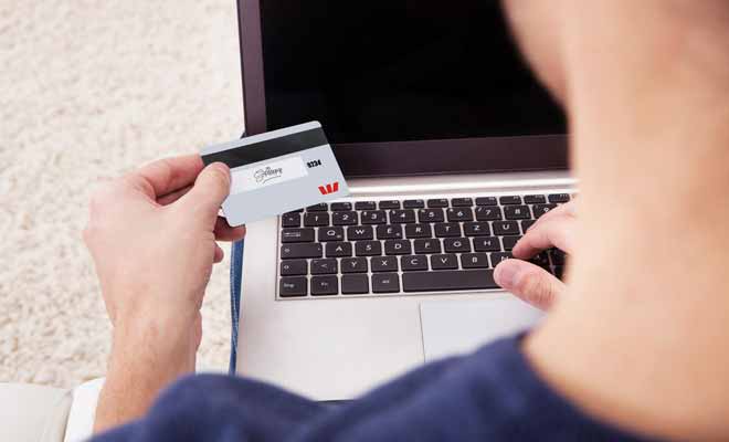 Si vous comptez réserver vos hébergements par Internet ou par téléphone, il vous faut une carte débit au minimum et non une EFTPOS qui est plus limitée.