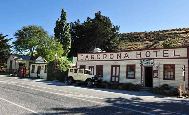 Some bars rent rooms, but you should expect minimum service and common amenities and showers on the doorstep.