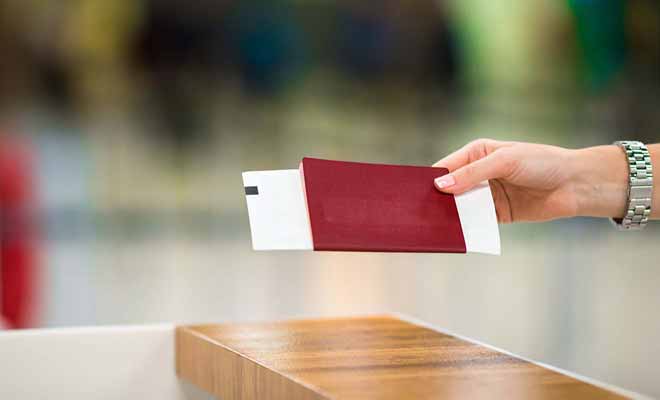 Conservez votre Passenger Arrival Card et remettez là aux douaniers avec votre passeport.