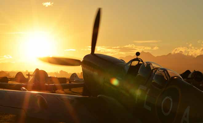 Réalisez un rêve d'enfant et faites un tour à bord d'un Yakovlev Yak-3, un avion de combat de la Seconde Guerre mondiale.