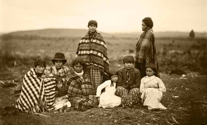 Les Anglais n'ont pas toujours usurpé les terres, car ils se sont parfois fait berner en achetant des terrains à des Maoris qui n'avaient pas consulté leur tribu au préalable.