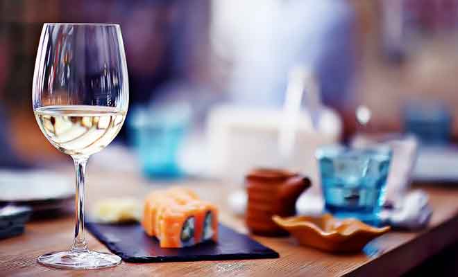 Le vin relève du luxe et les restaurants des vignobles sont en général de très bonne tenue.