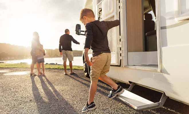 Si le camping-car plaît autant aux enfants, c'est parce qu'il permet de conserver une routine familière sans bousculer ses habitudes.