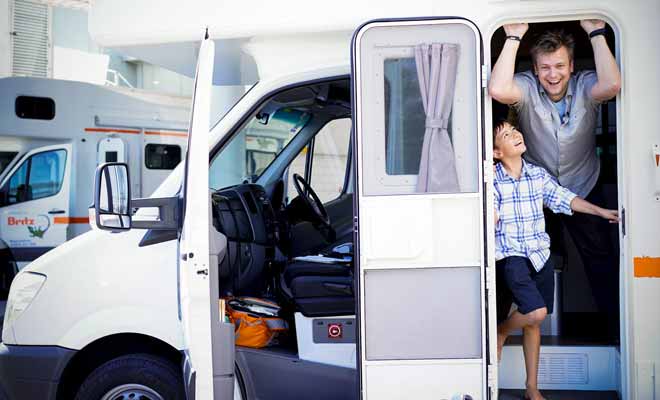 Embarquer le camping-car à bord du ferry permet de gagner du temps. Vous ne serez pas obligé de changer de véhicule et vous conserverez vos habitudes sans devoir déménager toutes vos affaires.