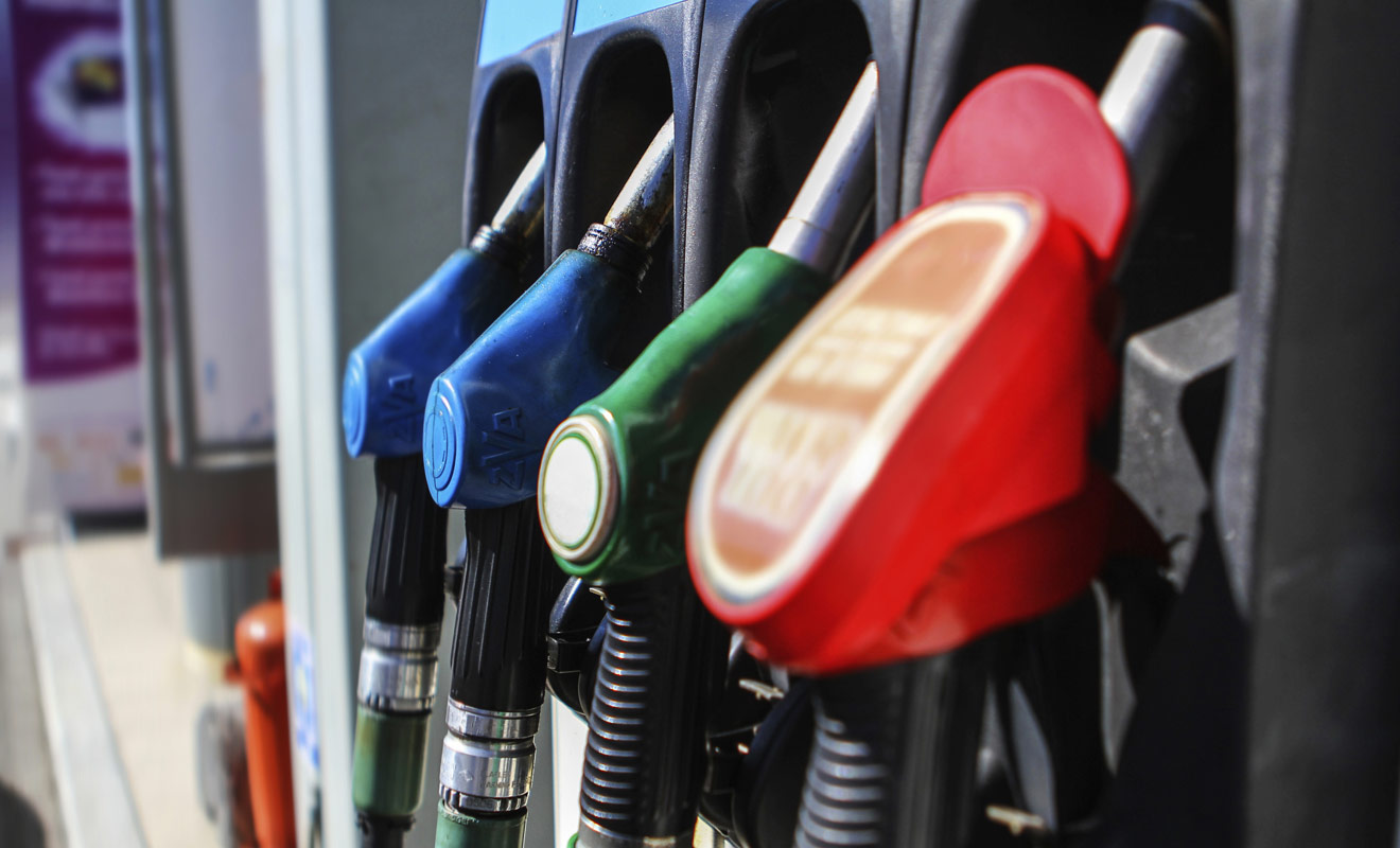 L'essence coûte moins cher en Nouvelle-Zélande qu'en Europe, mais le relief marqué du pays augmente la consommation de carburant. Les économies ne sont pas aussi spectaculaires que l'on pouvait l'espérer.