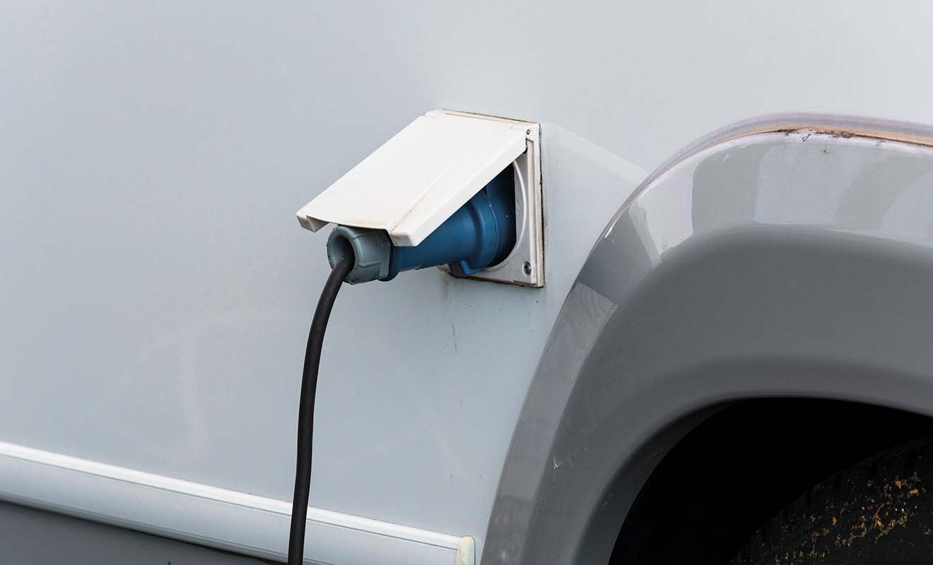 Vous devrez réaliser la vidange et recharger le camping-car en électricité tous les deux ou trois jours.