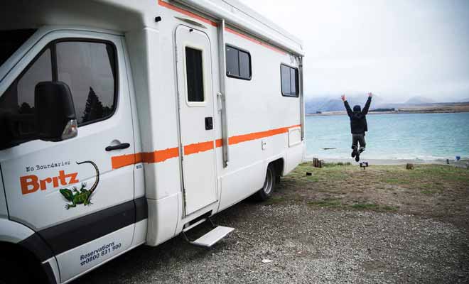 Pour réussir un séjour en camping-car, Kiwipal vous recommande de varier les plaisirs en faisant l'expérience de différents types de camping (gratuits, payants, chez l'habitant...).