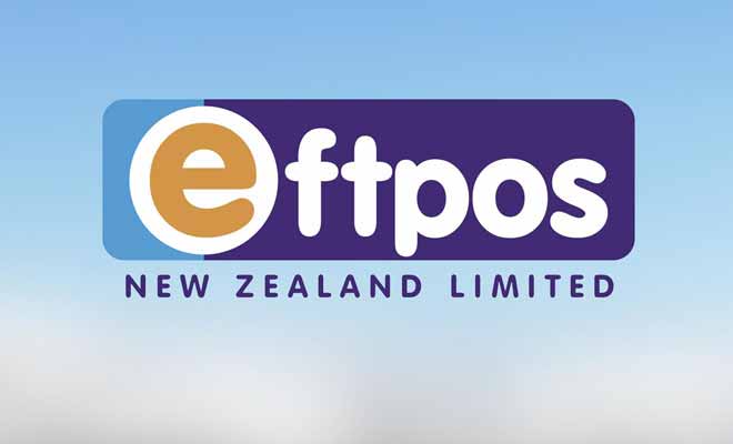 La carte EFTPOS permet les retraits dans les distributeurs automatiques. Si elle permet de payer dans les commerces, elle n'autorise pas les transactions par Internet ou à distance.