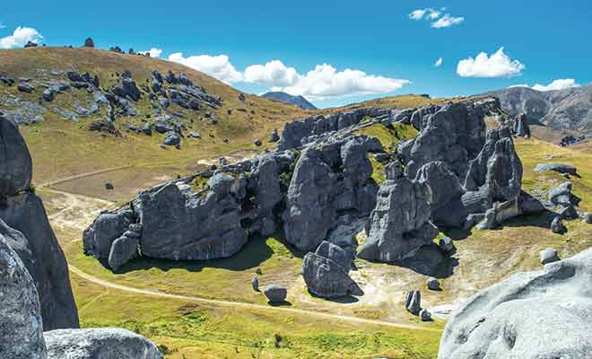 Si le cadre n'est pas considéré comme sacré par les Maoris, il n'en demeure pas moins sous la protection du Département de la Conservation.