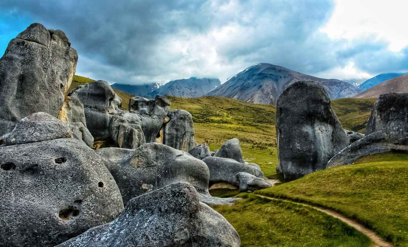 Contrairement à ce que l'on peut lire un peu partout, Castle Hill n'est pas un décor naturel du Seigneur des anneaux.