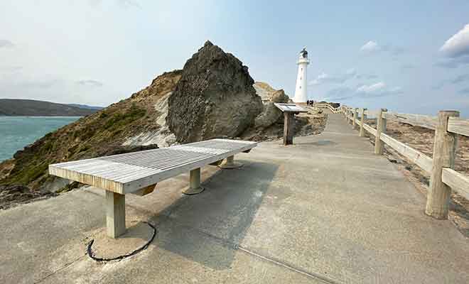 Le chemin qui mène au phare est une promenade de santé.