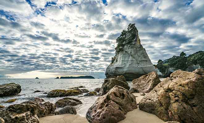 Ce rocher en triangle fut découvert par les premiers explorateurs maoris au XIIIe siècle.