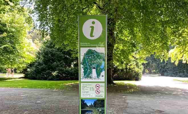 Le Jardin botanique occupe une superficie de 21 hectares, ce qui est considérable pour un parc de cette nature.