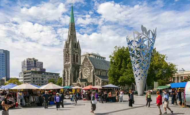 Détruite par le séisme de 2011, la Cathédrale emblématique de la cité sera finalement restaurée dans quelques années.