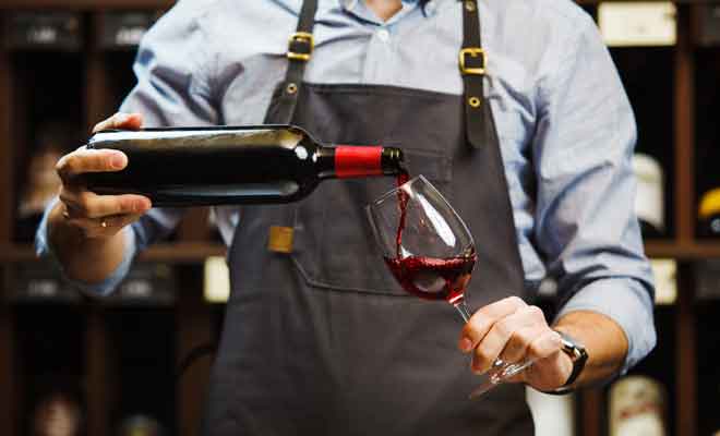 Si la carte met l'accent sur le vin rouge, vous pouvez aussi essayer le Sauvignon blanc avec des entrées ou desserts.