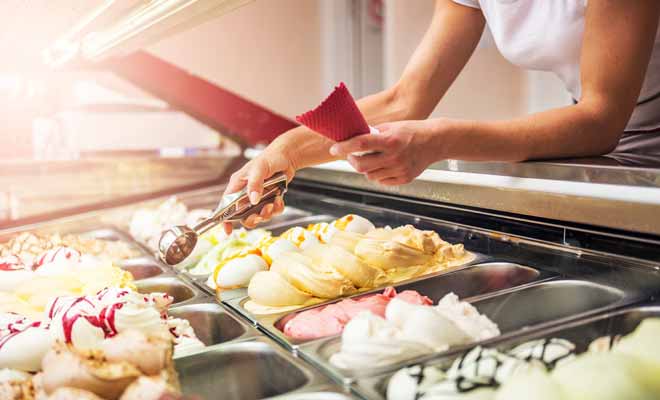 Vous avez déjà mangé des centaines de glaces au chocolat, alors pourquoi ne pas essayer une saveur qui sorte de l'ordinaire pour changer ?