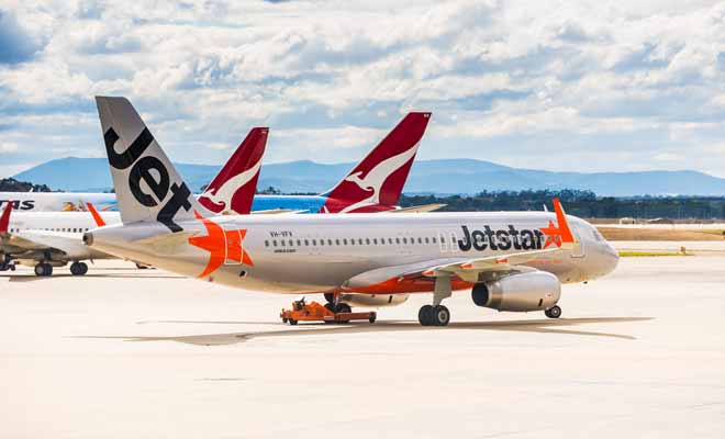 Jetstar est une compagnie aérienne low cost filiale de Qantas (la principale compagnie australienne) qui propose les tarifs les plus intéressants pour les vols intérieurs en Nouvelle-Zélande.