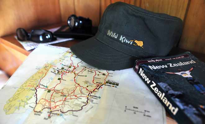 Le réseau routier néo-zélandais peut sembler simple à première vue, mais si une carte routière peut suffire, l'idéal reste tout de même de bénéficier de l'aide d'un GPS.