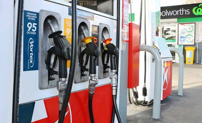 Si le prix des carburants augmente en Nouvelle-Zélande, il demeure tout de même moins cher qu'en Europe, même si le relief très marqué du pays augmente la consommation, ce qui réduit les économies que l'on pouvait espérer.