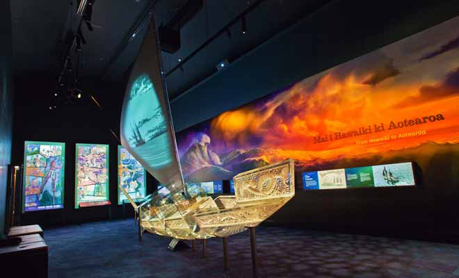 La culture maorie est très bien expliquée dans les musées, mais vous aurez l'occasion de la découvrir avec des guides de randonnée ou des moniteurs de kayak qui aiment partager l'histoire de leur pays.
