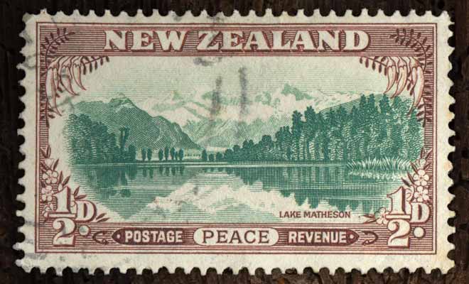 Le lac Matheson figure sur d'innombrables boites de chocolats depuis des lustres. On le trouve aussi représenté sur des timbres de toutes les époques.