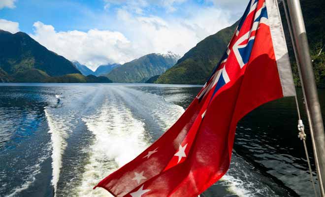 Une pétition a eu raison du projet de barrage qui aurait submergé les îles du lac Manapouri. Certains historiens y voient l'origine de la conscience écologique de la population néo-zélandaise.