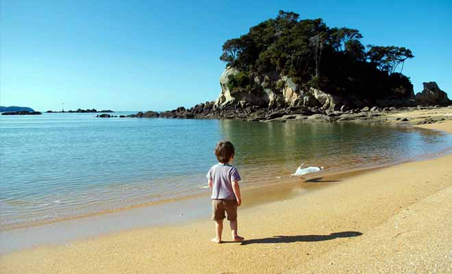 L'altitude peut nuire à la santé de votre enfant, alors il vaut mieux aller à la plage qu'à la montagne.