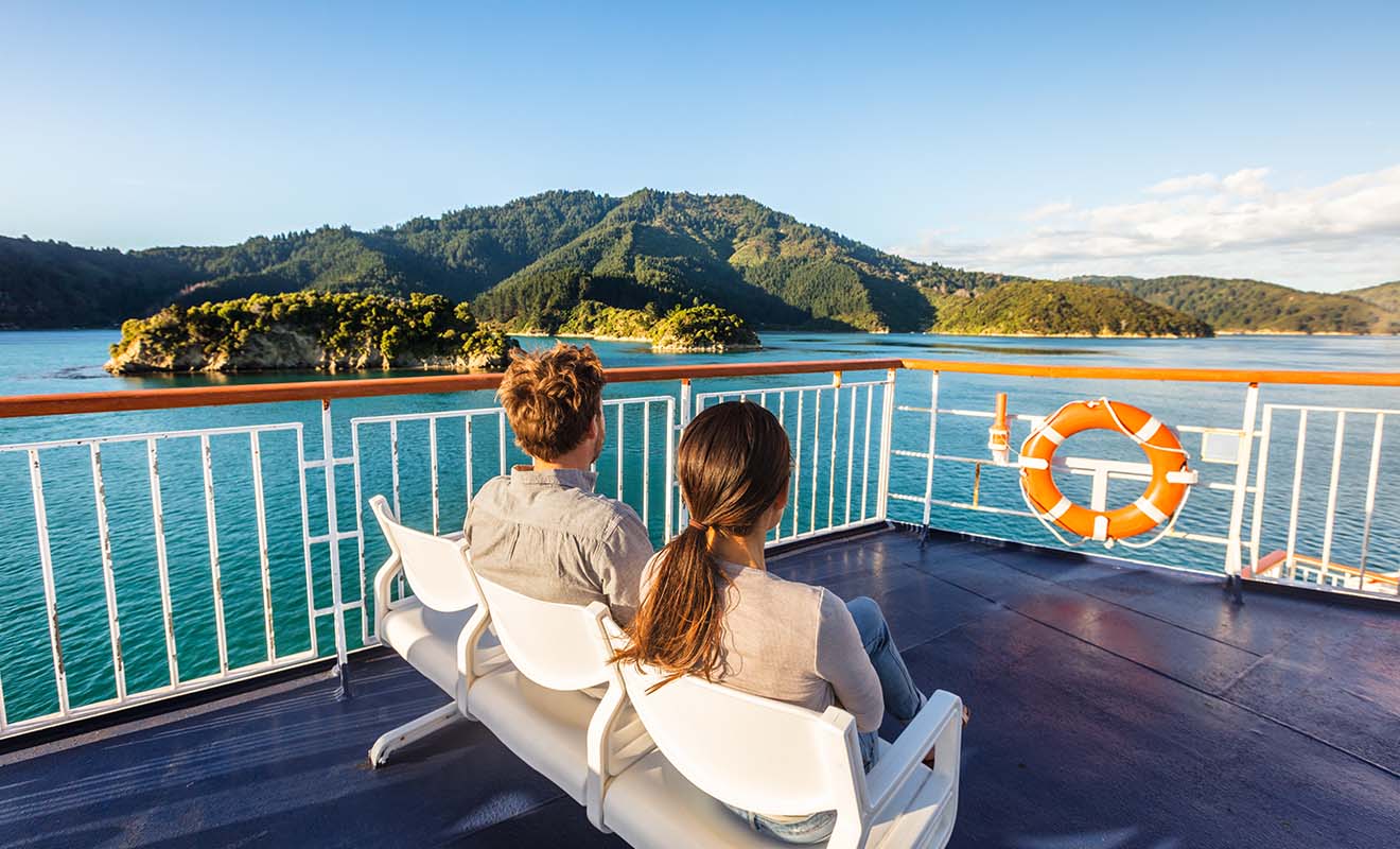 L'avion est certes plus rapide que le Ferry, mais il vous prive du plaisir de la navigation dans les Marlborough Sounds !