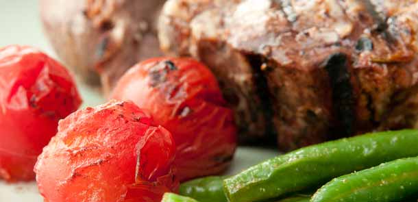 Cuisine locale néo-zélandaise, Hangi et vins d'excellence.