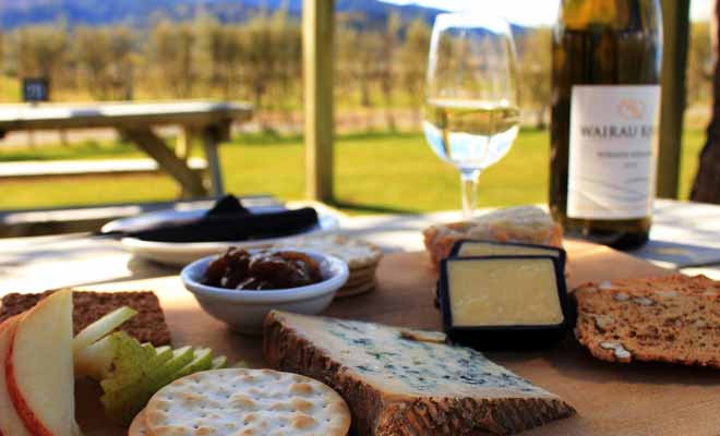 Si vous appréciez le bon vin, vous serez transporté au paradis en Nouvelle-Zélande où les grands crus n'ont rien à envier aux vins français.
