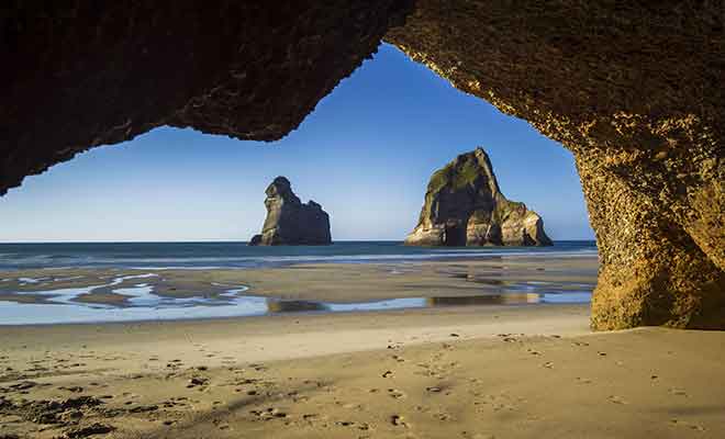 Ne vous inquiétez pas si les arches ne sont pas visibles d'entrée de jeu lorsque vous arrivez sur la plage, il faut se déplacer vers la gauche pour les apercevoir.