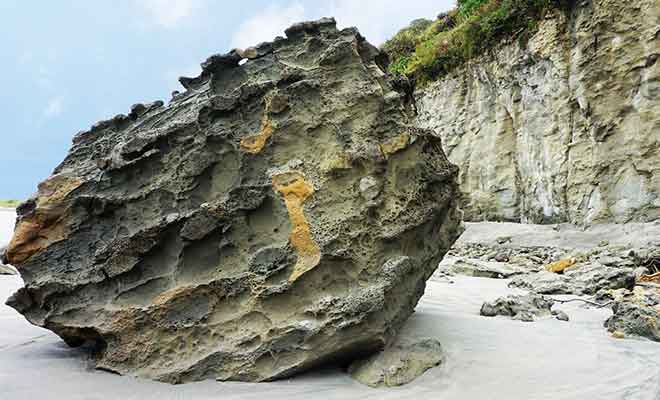 Les fossiles de vers et de coquillages démontrent que toute la région était jadis sous la mer.