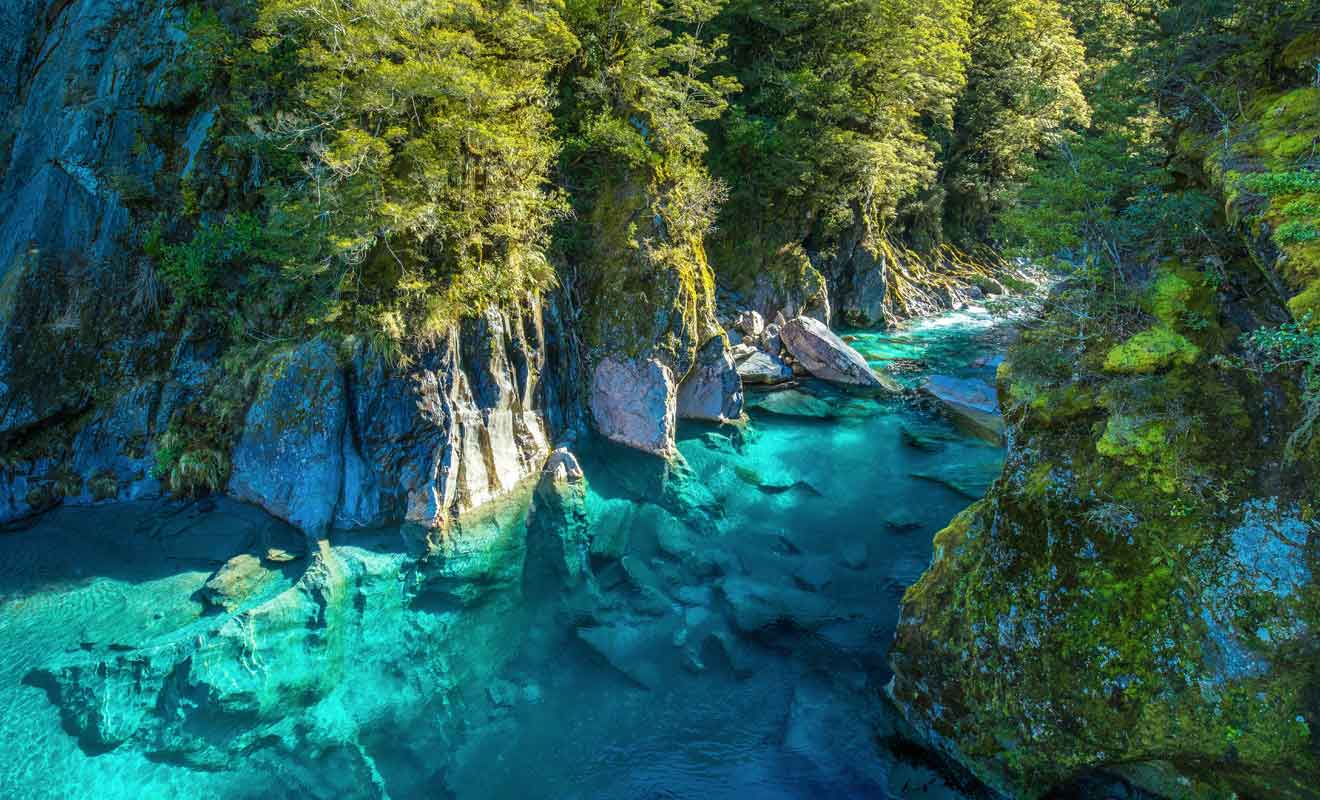 Nul ne sait si l'excès de visiteurs ne finira pas par polluer la rivière.
