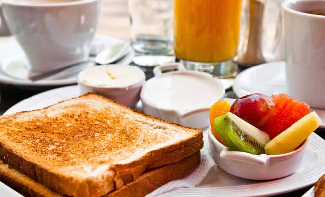 En règle générale, pour ne pas dire presque toujours, on vous demandera de choisir entre les petits déjeuners anglais et continental dans les beds and breakfast. Kiwipal vous recommande le petit déjeuner anglais, mais ils sont aussi copieux l'un que l'autre.