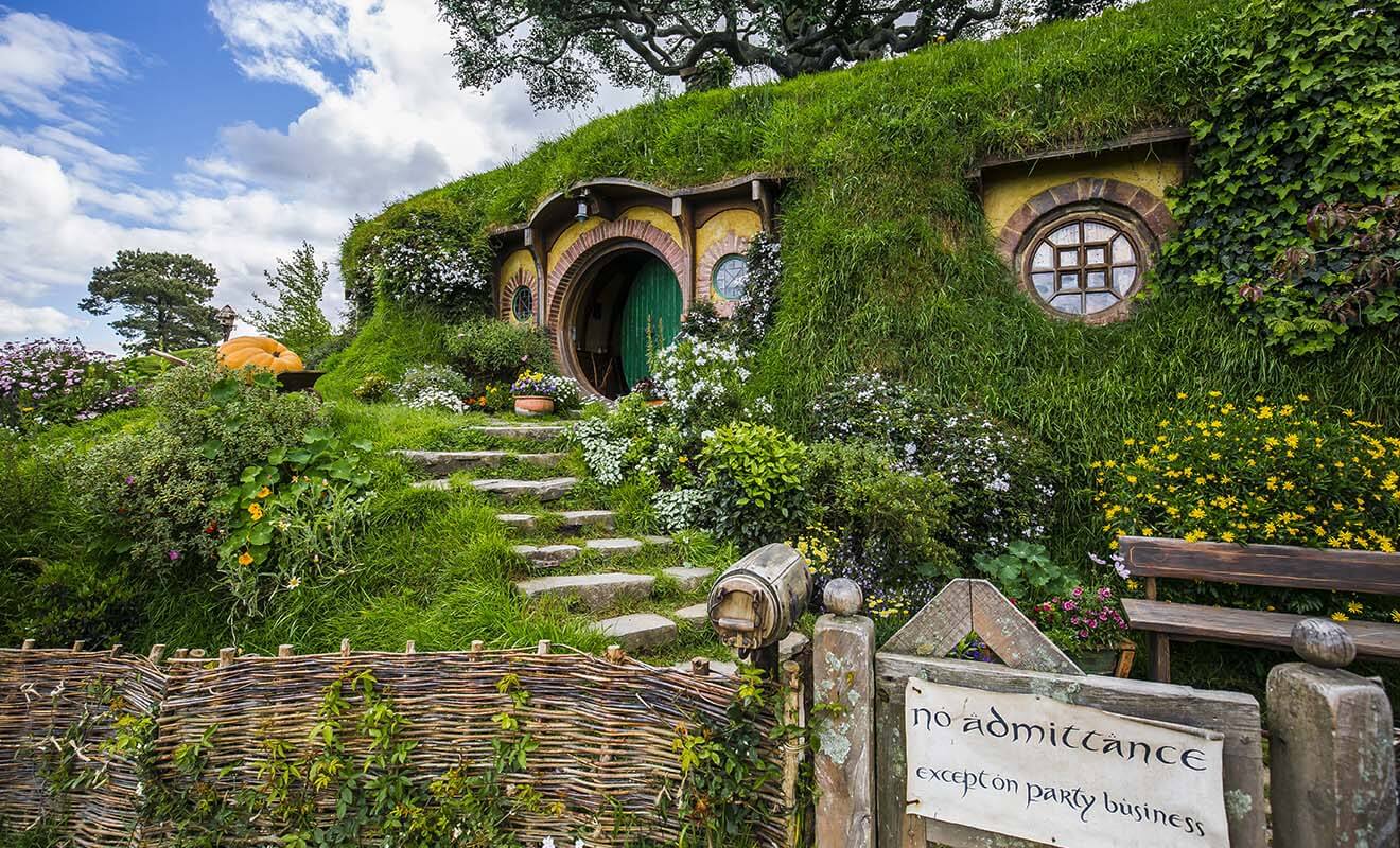 Il n'existe aucune raison sérieuse de ne pas visiter la Nouvelle-Zélande, si ce n'est le budget ! Car le billet d'avion coûte une petite fortune, et il faut dépenser de l'argent pour explorer le pays.