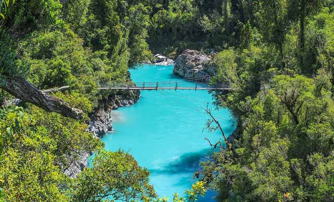 Les gorges d'Hokitika ne sont pas juste à côté de la ville comme on pourrait le croire, mais le détour en vaut la peine par temps clair, car l'eau de la rivière prend une teinte turquoise.