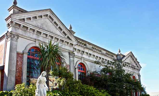 Fragilisé par le séisme du Canterbury en 2011, le musée d'Hokitika ne reçoit plus de visiteurs.