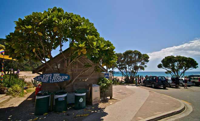 Hot Water Beach possède un petit café réputé pour son gâteau de carottes. Mais attention, il y aura sans doute la queue en été !